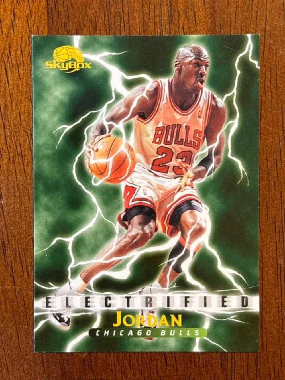 Michael Jordan Electrified 1995-96 Skybox Premium 278 Lightning Card
